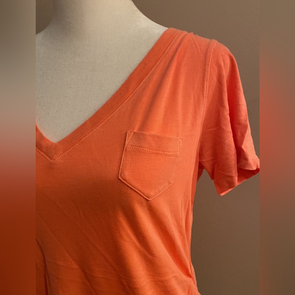Gap Maternity V-neck Short Sleeve Pocket Tees - Set of 3 - Picture 5 of 12